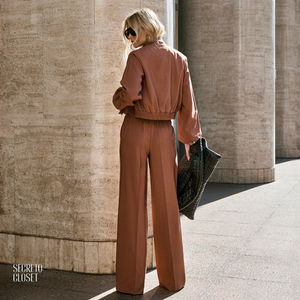 Conjunto Bomber e Calça Alfaiataria Mikaela Camel
