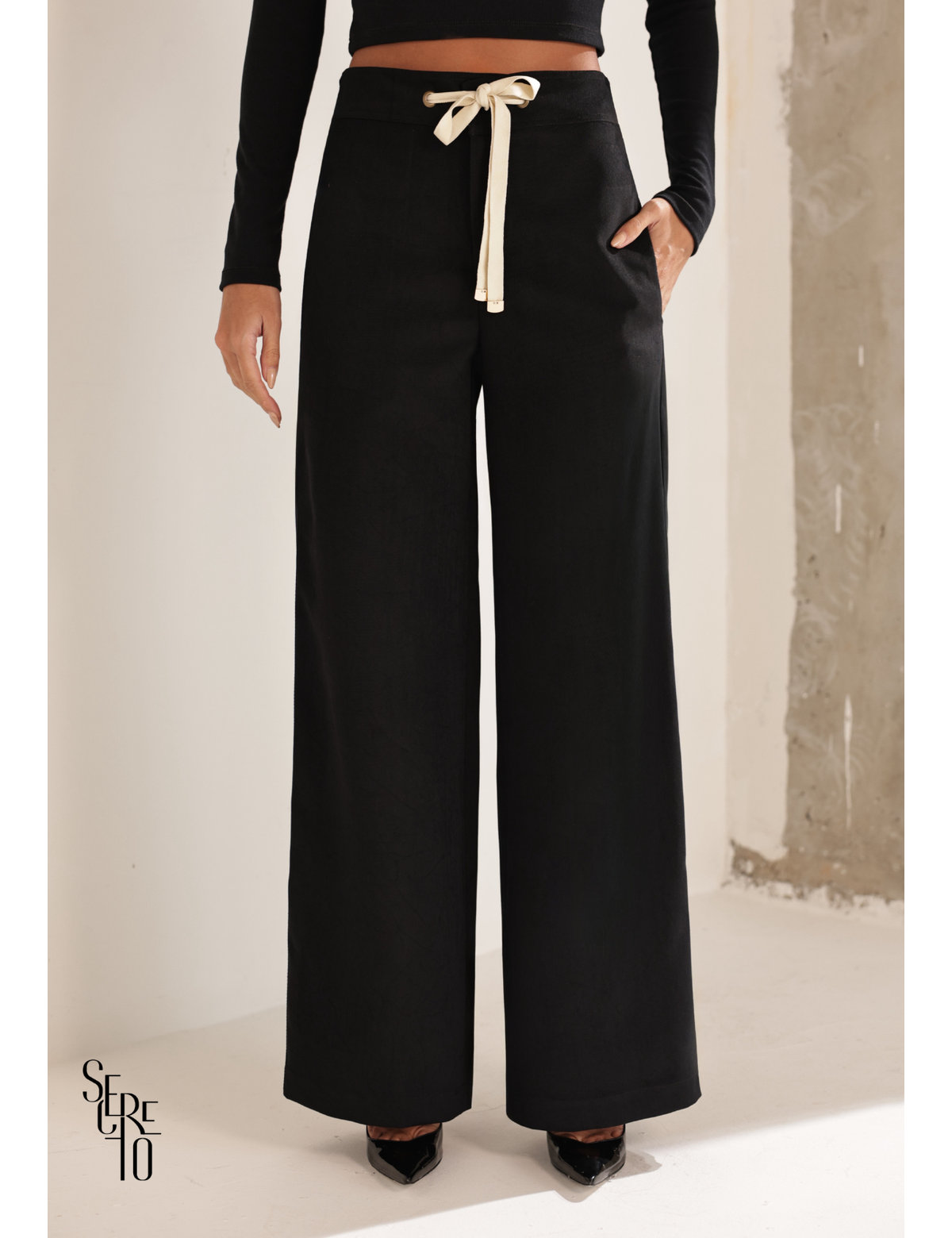 Conjunto Casaco e Calça Aveludado Helen Preto