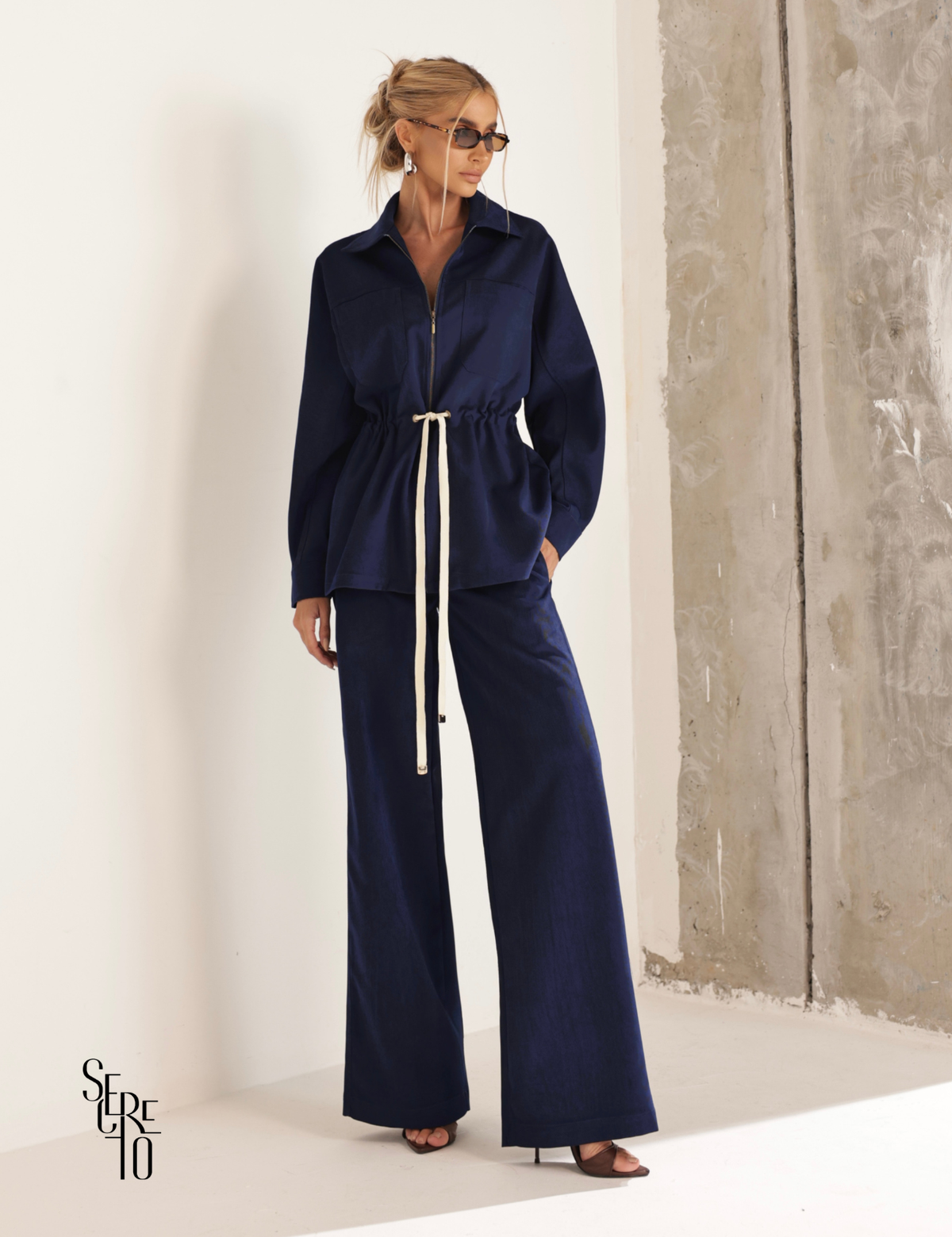 Conjunto Casaco e Calça Aveludado Helen Azul Marinho