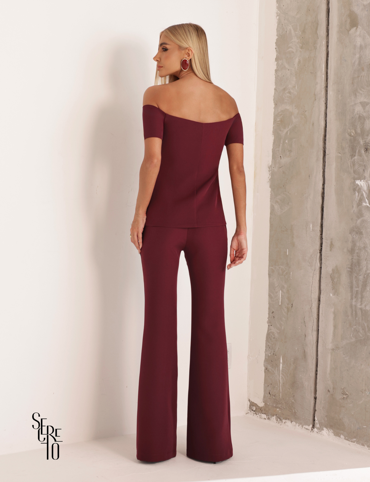 Conjunto Blusa Ombro e Calça Alfaiataria Anya Vinho