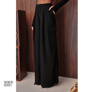 Calça Pregas Frontal Evie Preto