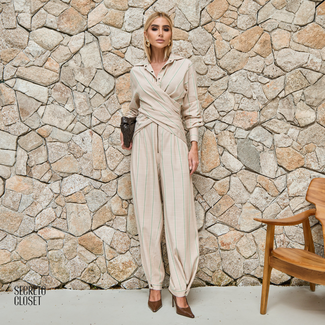 Conjunto Blusa e Calça Listrado Ivy Bege