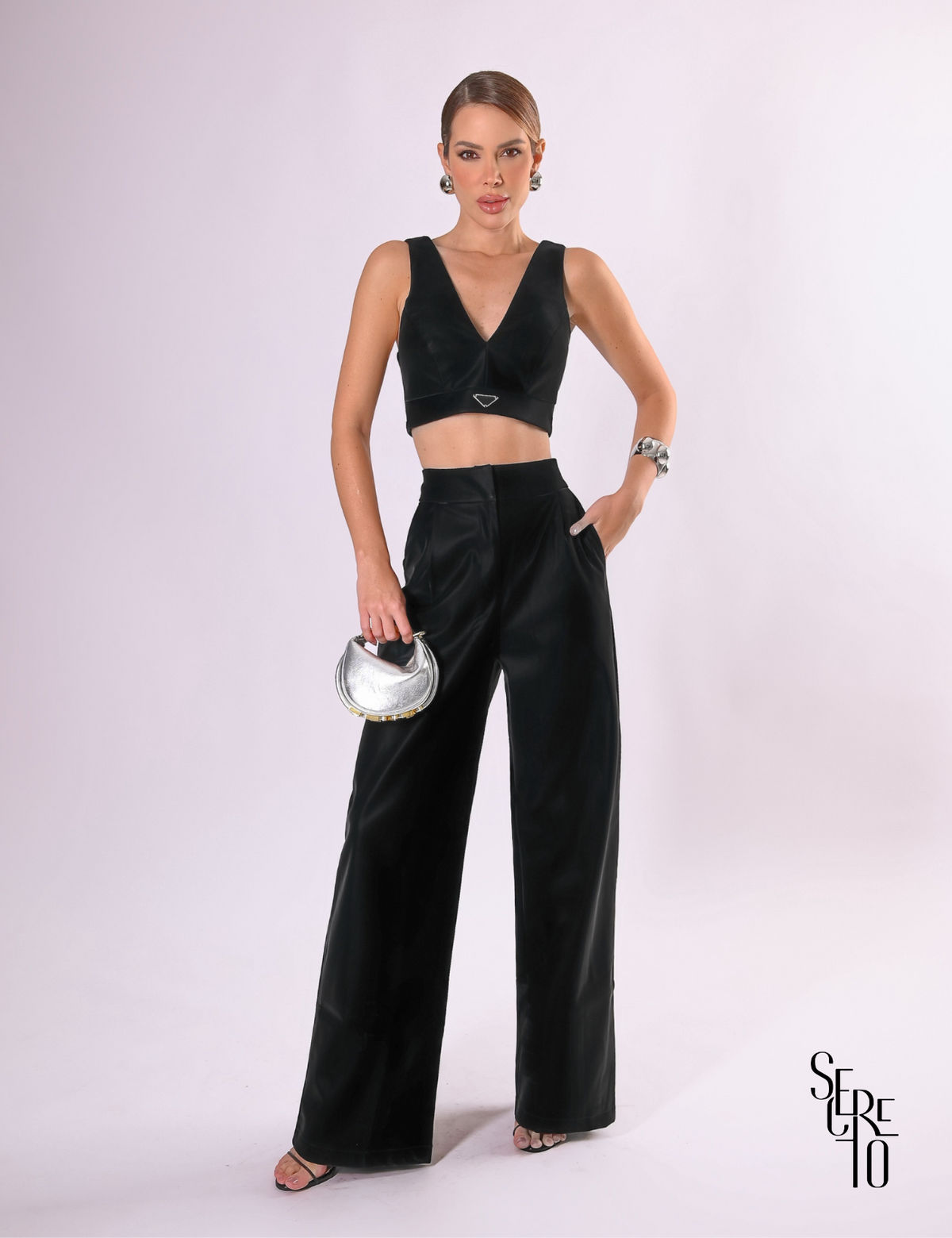 Calça Couro Velvet Briana Preto