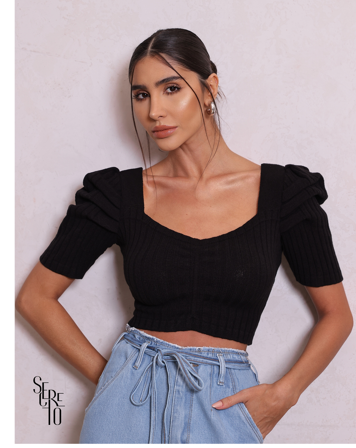 Cropped Tricô Manga Bufante Bruna Preto