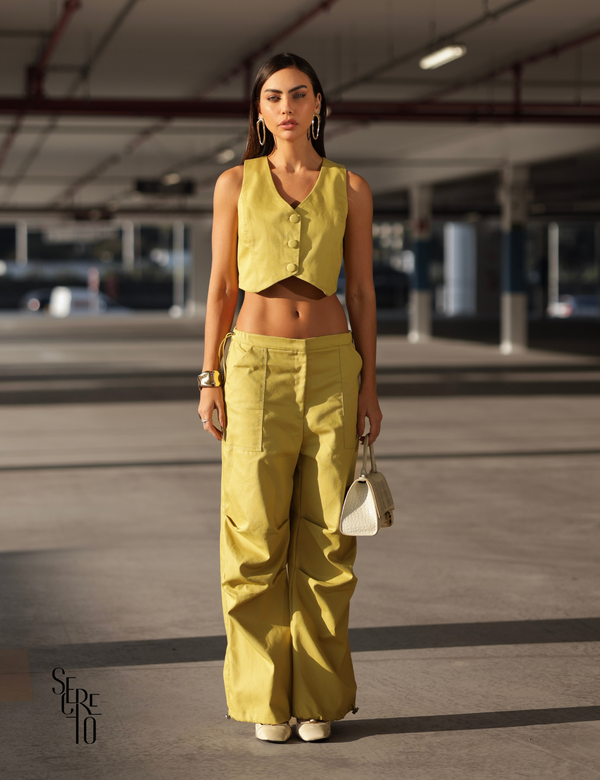 Conjunto Colete e Calça Sarja Malu Verde Oliva
