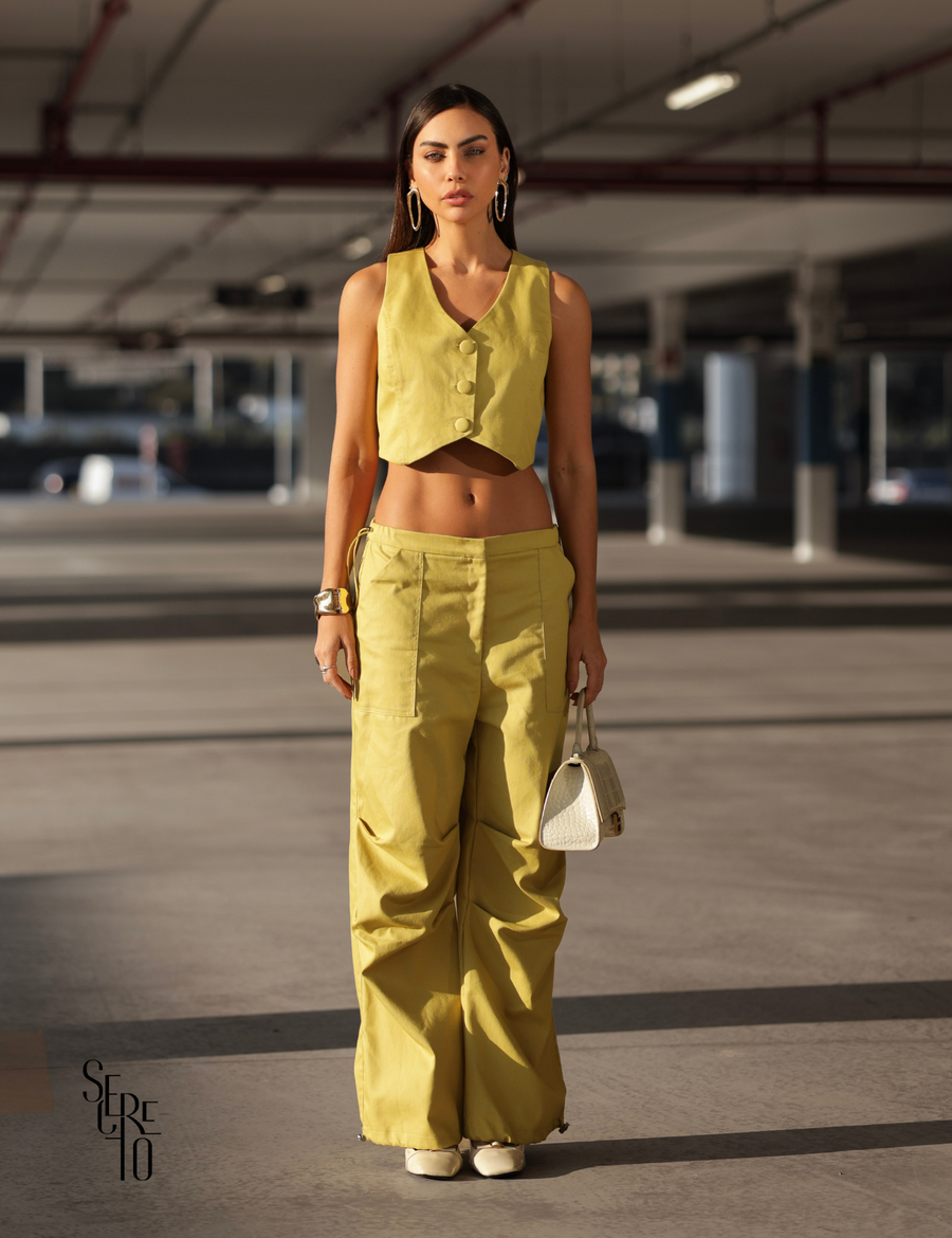 Conjunto Colete e Calça Sarja Malu Verde Oliva