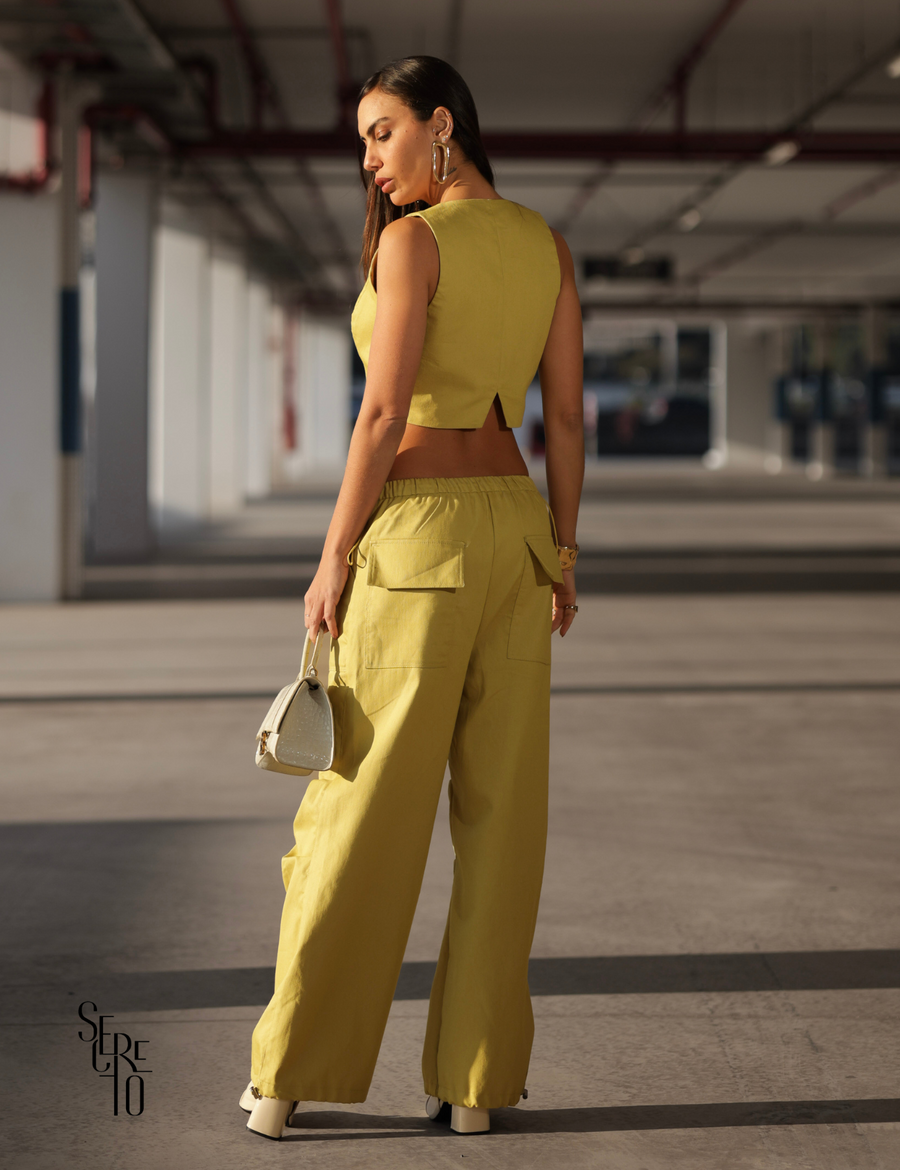 Conjunto Colete e Calça Sarja Malu Verde Oliva