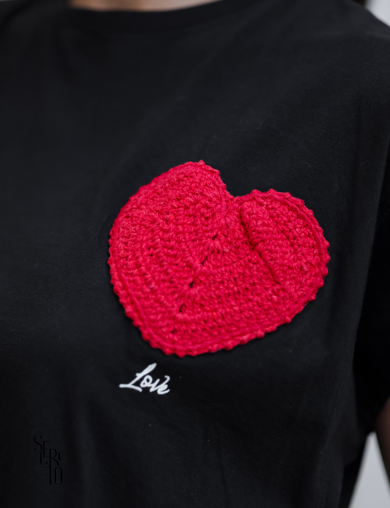 T-Shirt Detalhe Crochet Paula Preto
