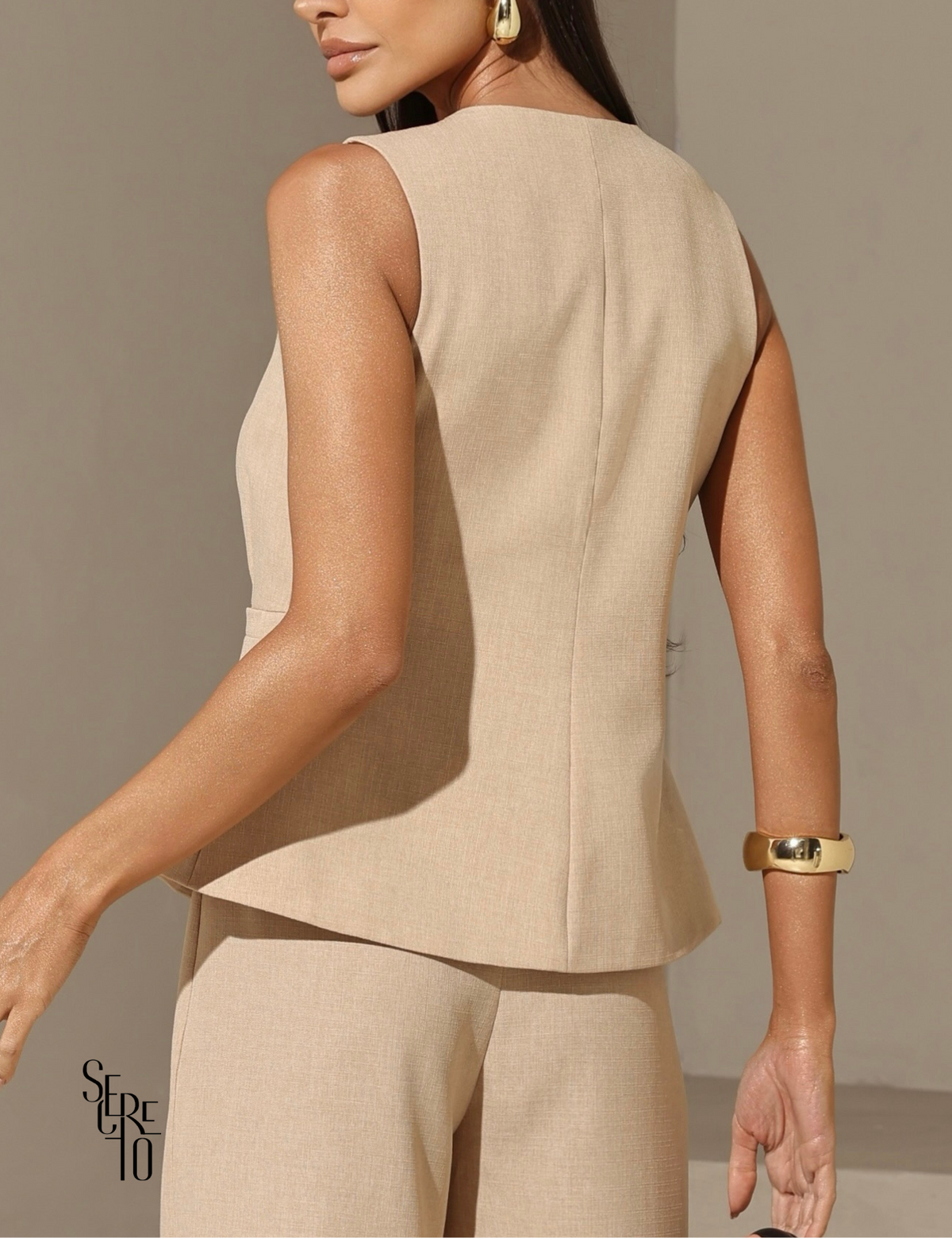Conjunto Colete e Calça Alfaiataria Lorena Areia