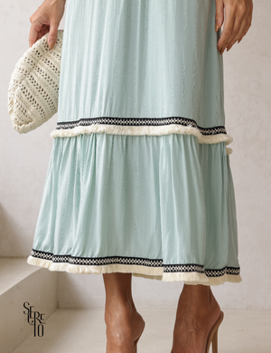 Vestido Midi Halter Recortes Laterais Detalhe Faixa Nila Verde
