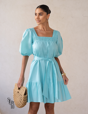 Vestido Curto Manga Bufante com Faixa Cristal Azul