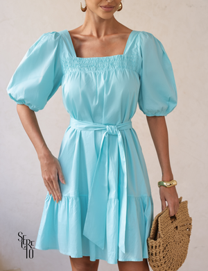Vestido Curto Manga Bufante com Faixa Cristal Azul