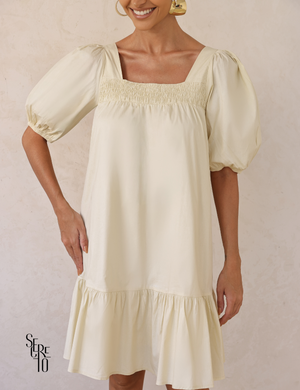 Vestido Curto Manga Bufante com Faixa Cristal Areia