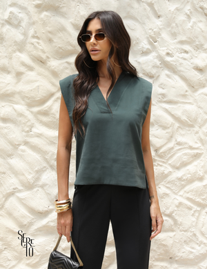 Blusa Alfaiataria Decote V Sem Mangas Arya Verde