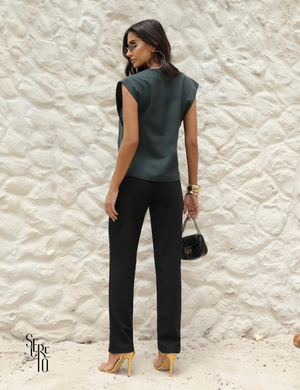 Blusa Alfaiataria Decote V Sem Mangas Arya Verde