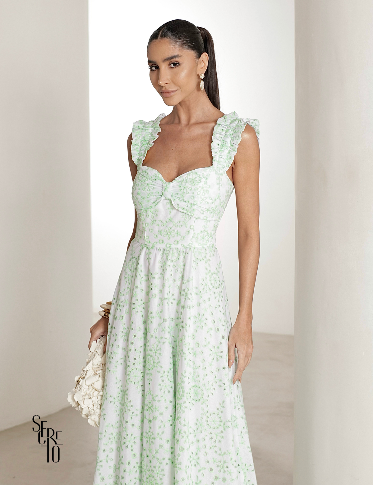 Vestido Longo em Laise com Babados Jessica Verde