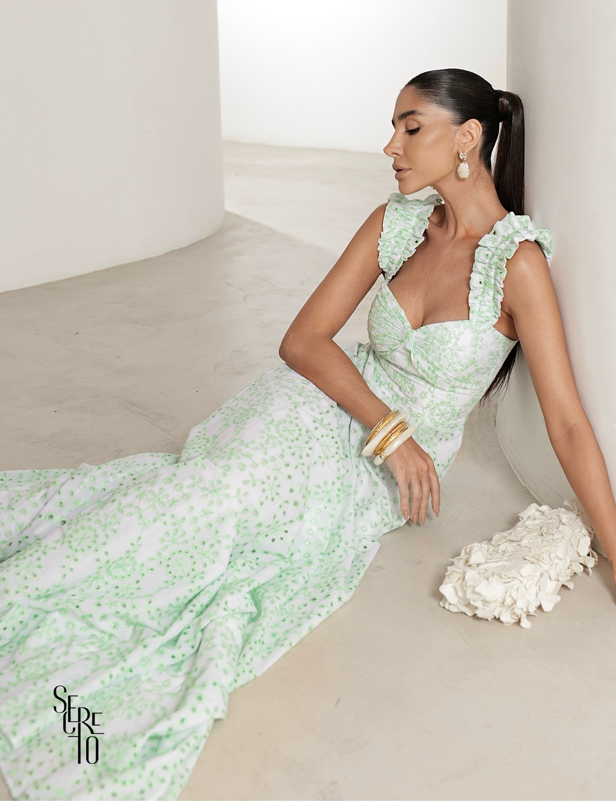 Vestido Longo em Laise com Babados Jessica Verde