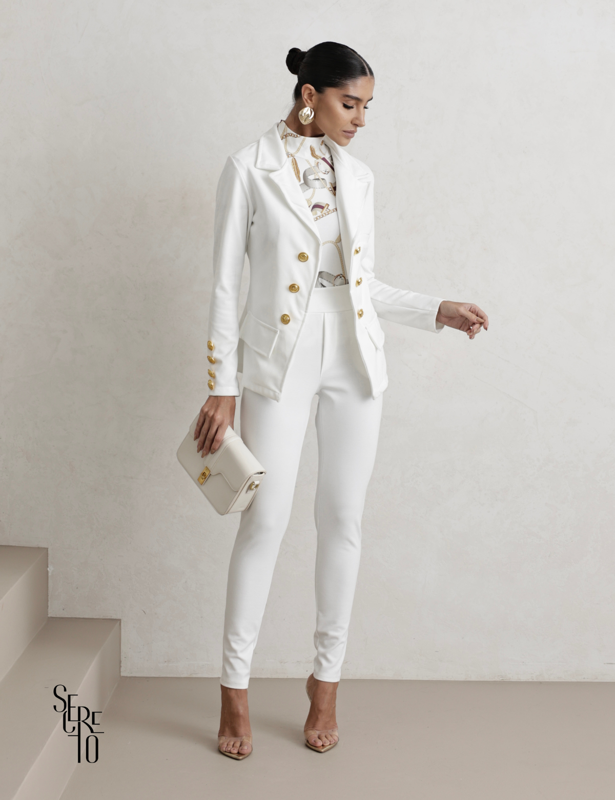 Conjunto Alfaiataria Botões Dourados Mari Branco