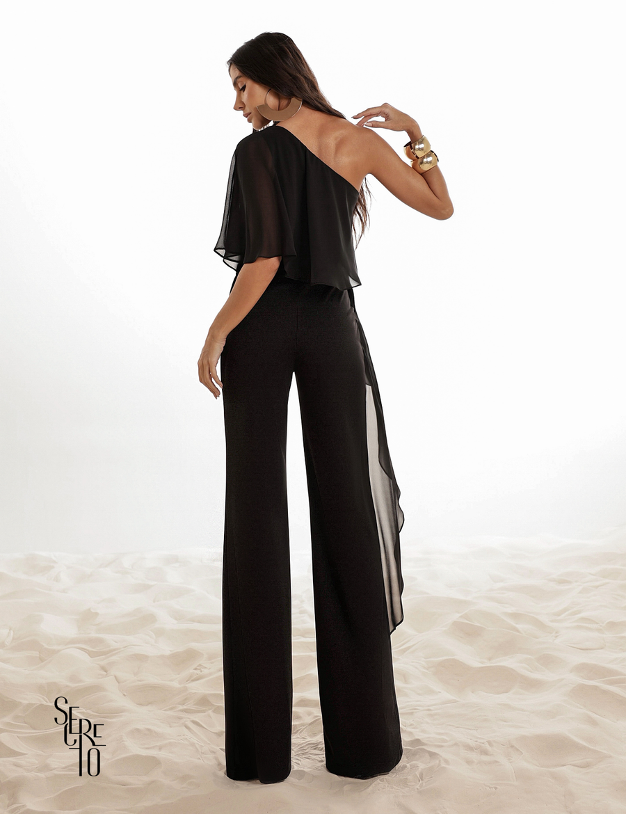 Macacão Assimétrico Bella Preto