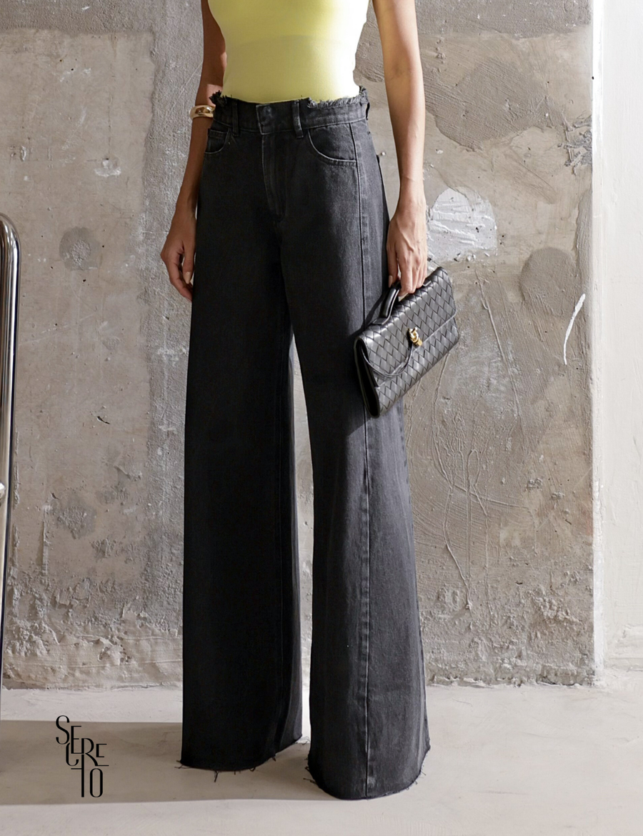 Calça Jeans Flare Nanda Preto