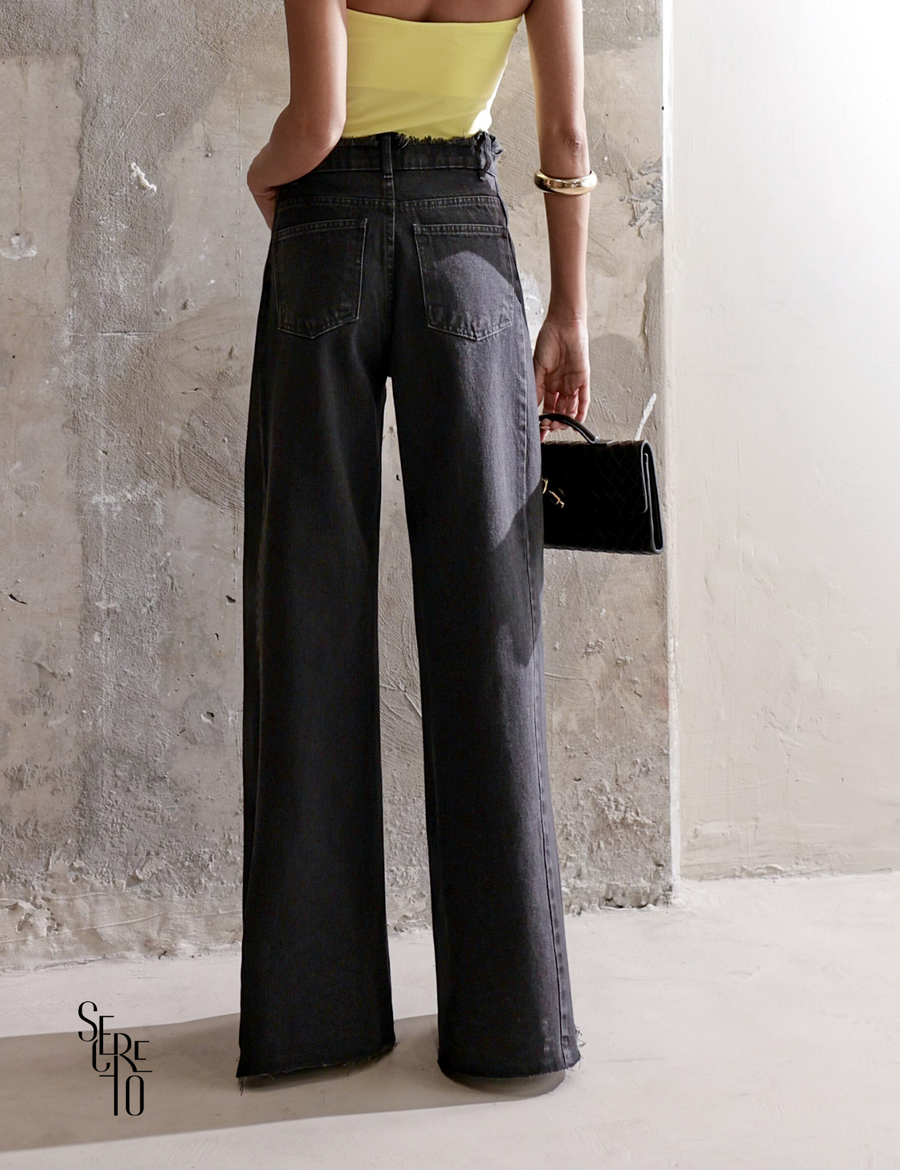 Calça Jeans Flare Nanda Preto