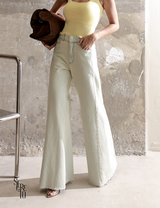 Calça Jeans Flare Nanda Ecru