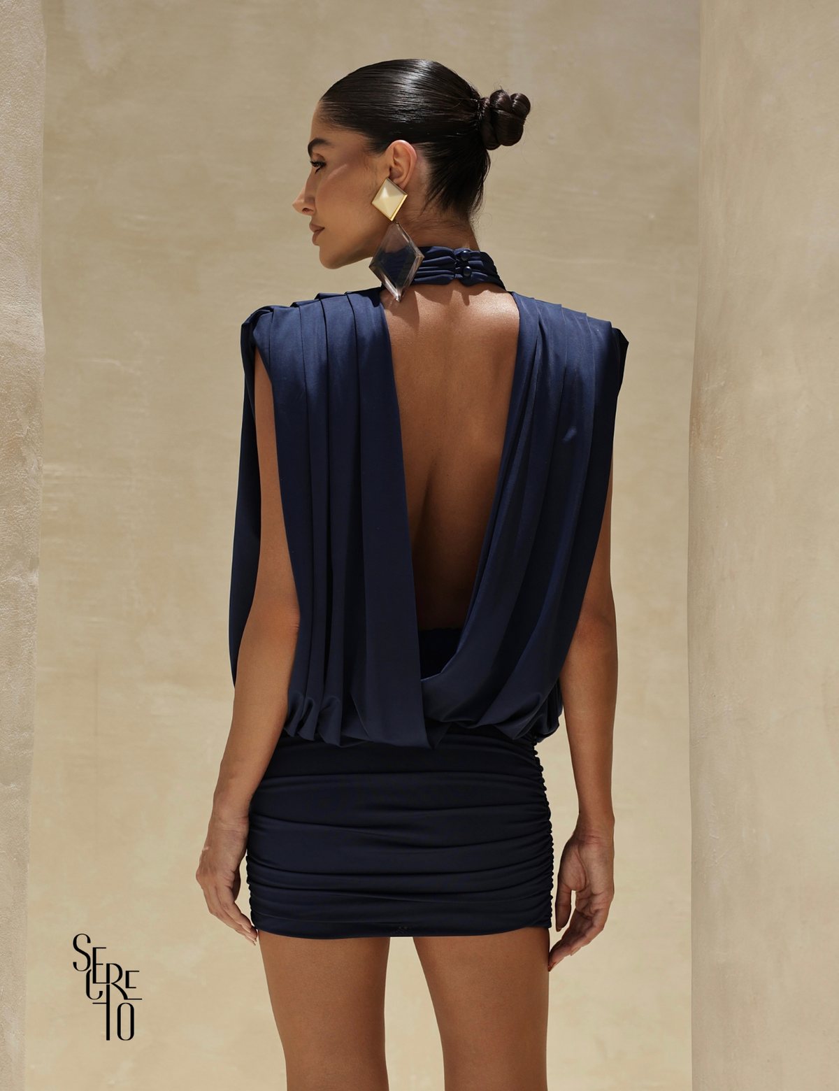 Vestido Curto Ombreira Natalia Azul Marinho