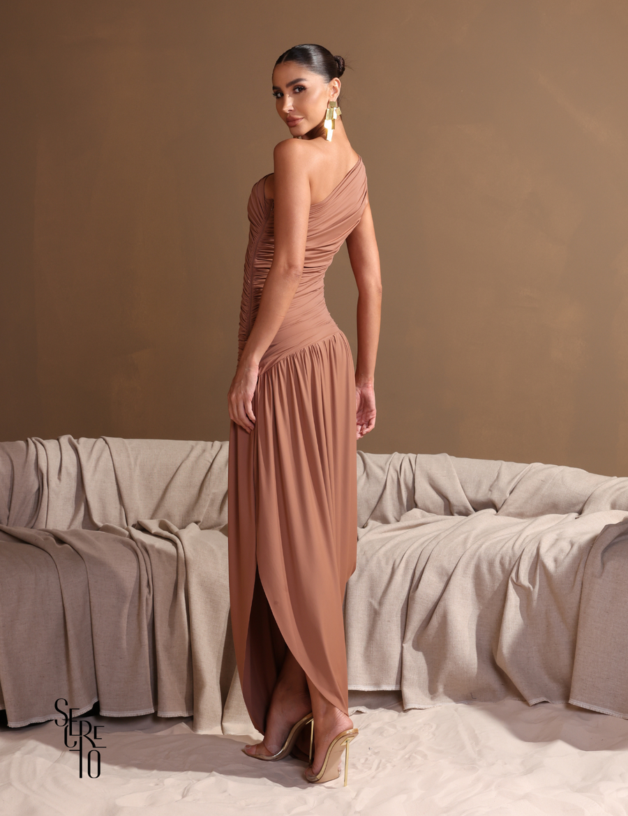 Vestido Longo Assimétrica Esther Amendoa