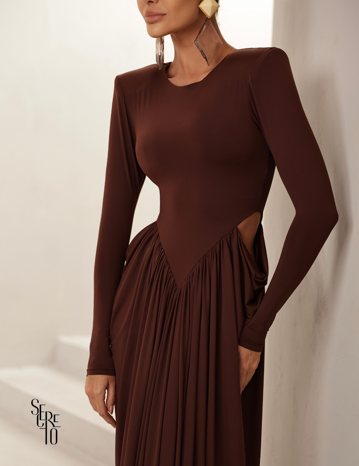 Vestido Longo Manga Longa Jessica Marrom