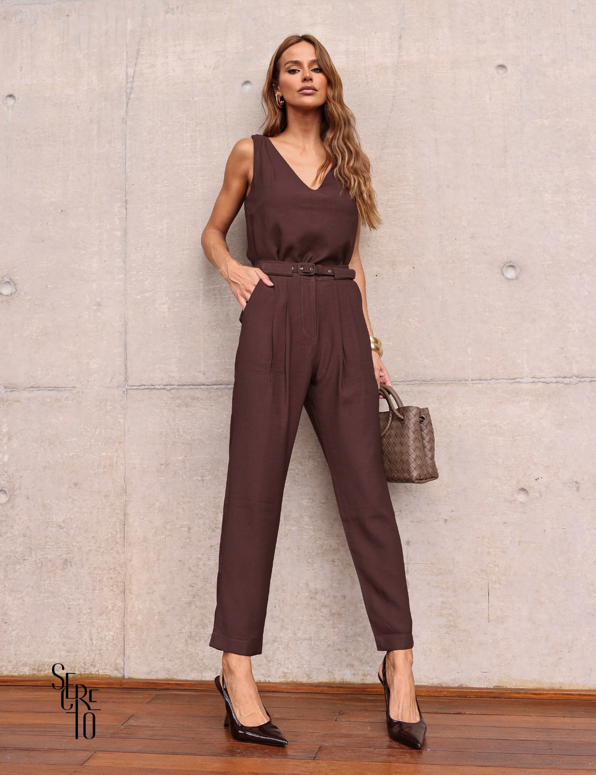 Conjunto Regata e Calça Alfaiataria Paula Marrom