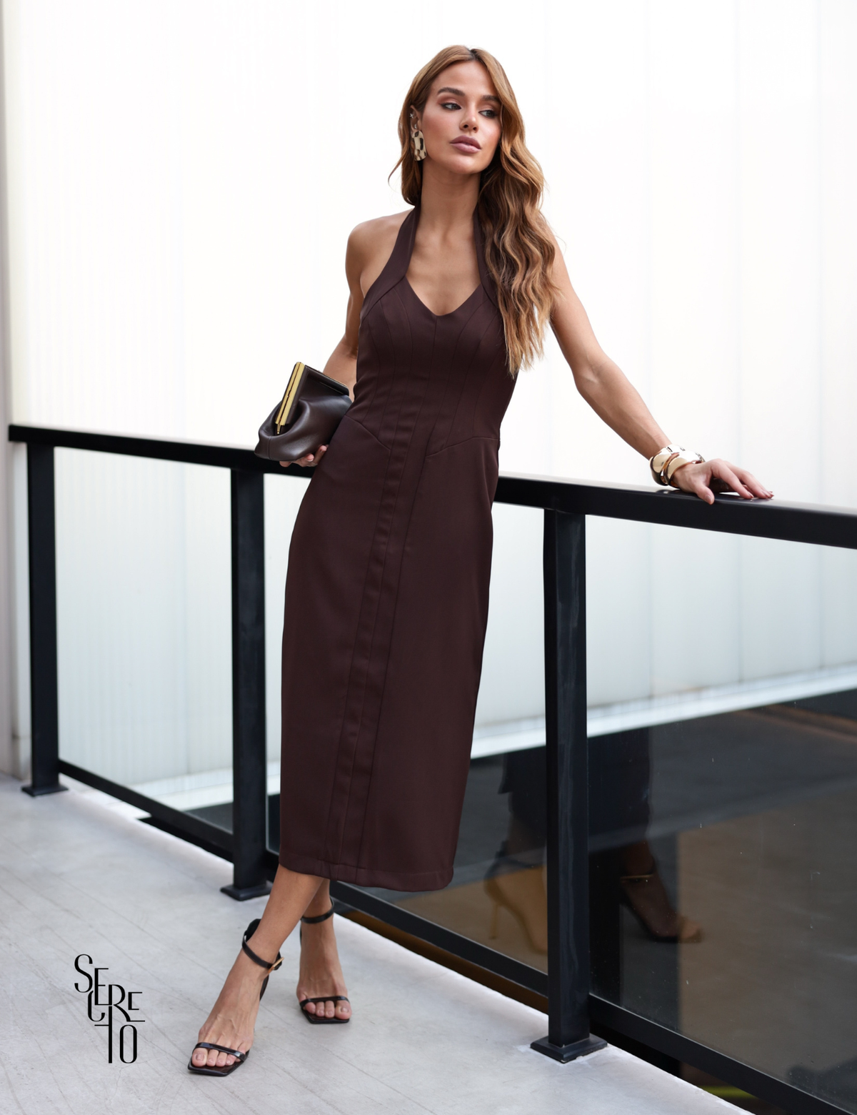 Vestido Midi Frente Única Thany Marrom