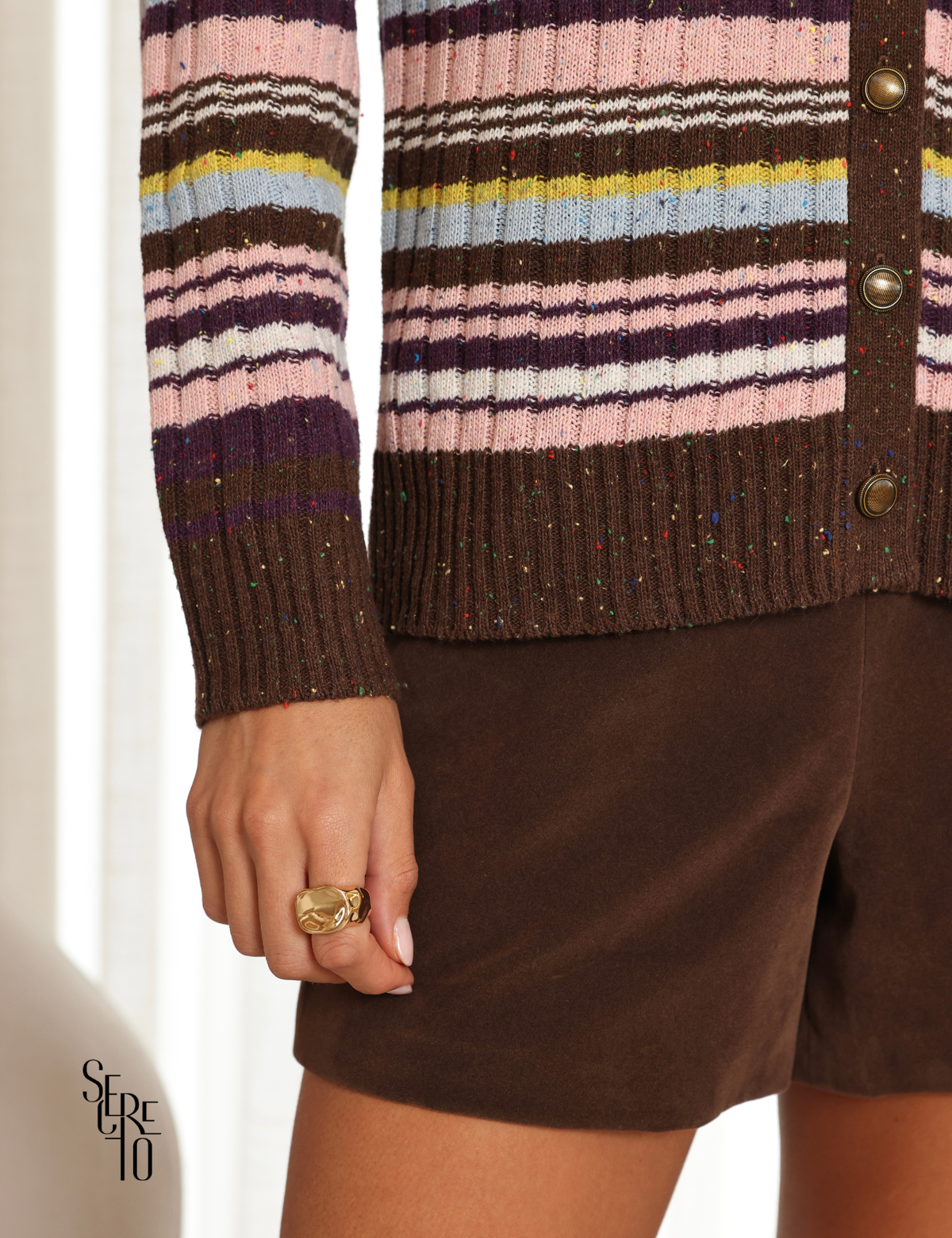 Cardigan Com Listras Simone Marrom