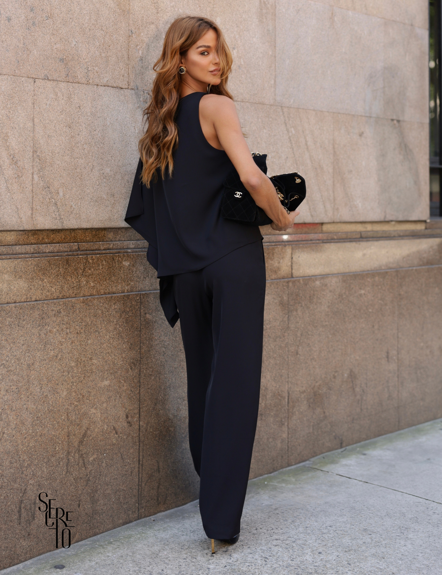 Conjunto Blusa e Calça Assimétrico Aile Preto