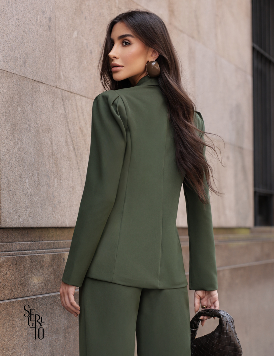 Blazer Alfaiataria Detalhe no Ombro Georgea Verde Militar