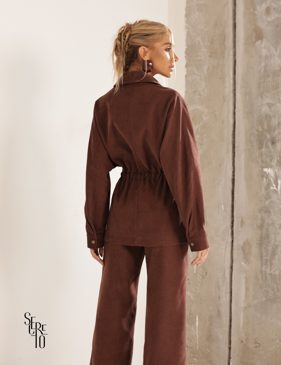 Conjunto Casaco e Calça Aveludado Helen Marrom