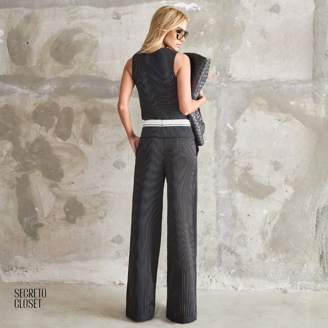 Conjunto Colete e Calça Risca de Giz Liz Preto