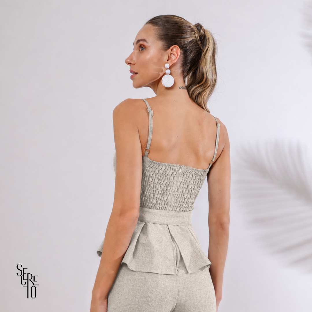 Macacão Peplum com Cinto Alice Areia