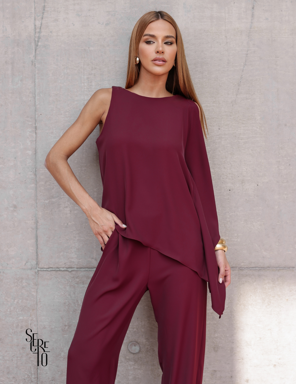 Conjunto Blusa e Calça Assimétrico Aile Vinho