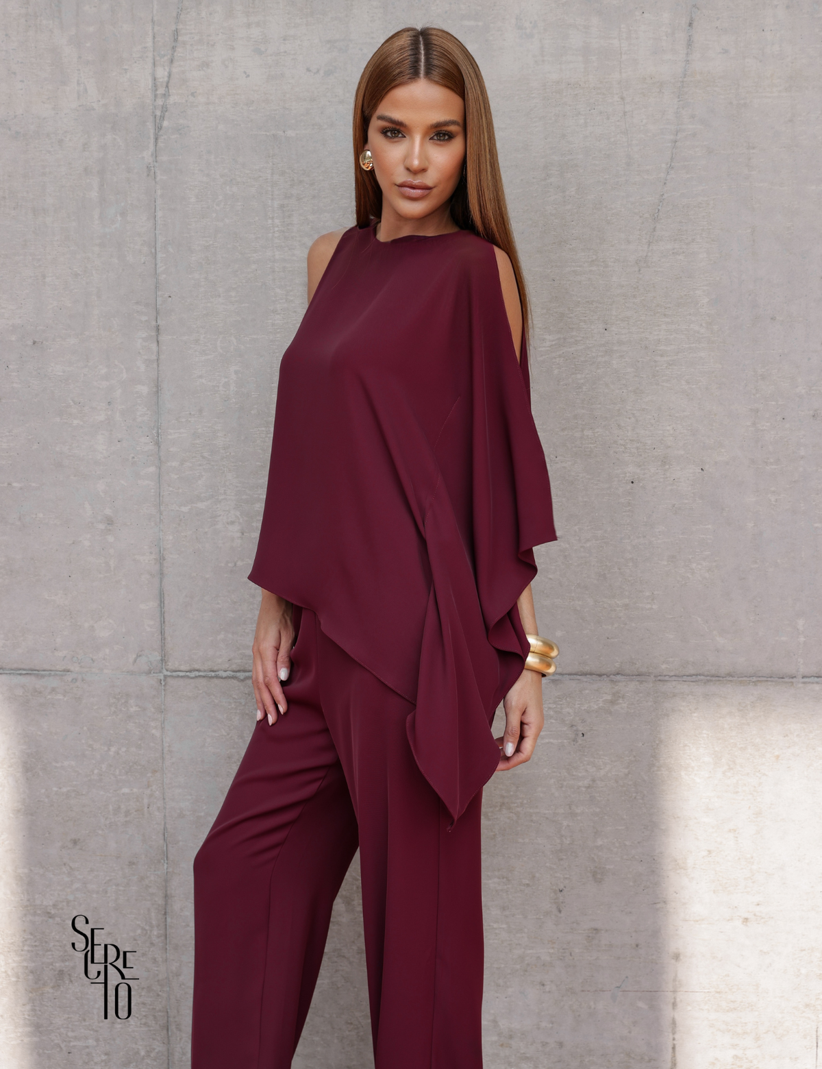Conjunto Blusa e Calça Assimétrico Aile Vinho