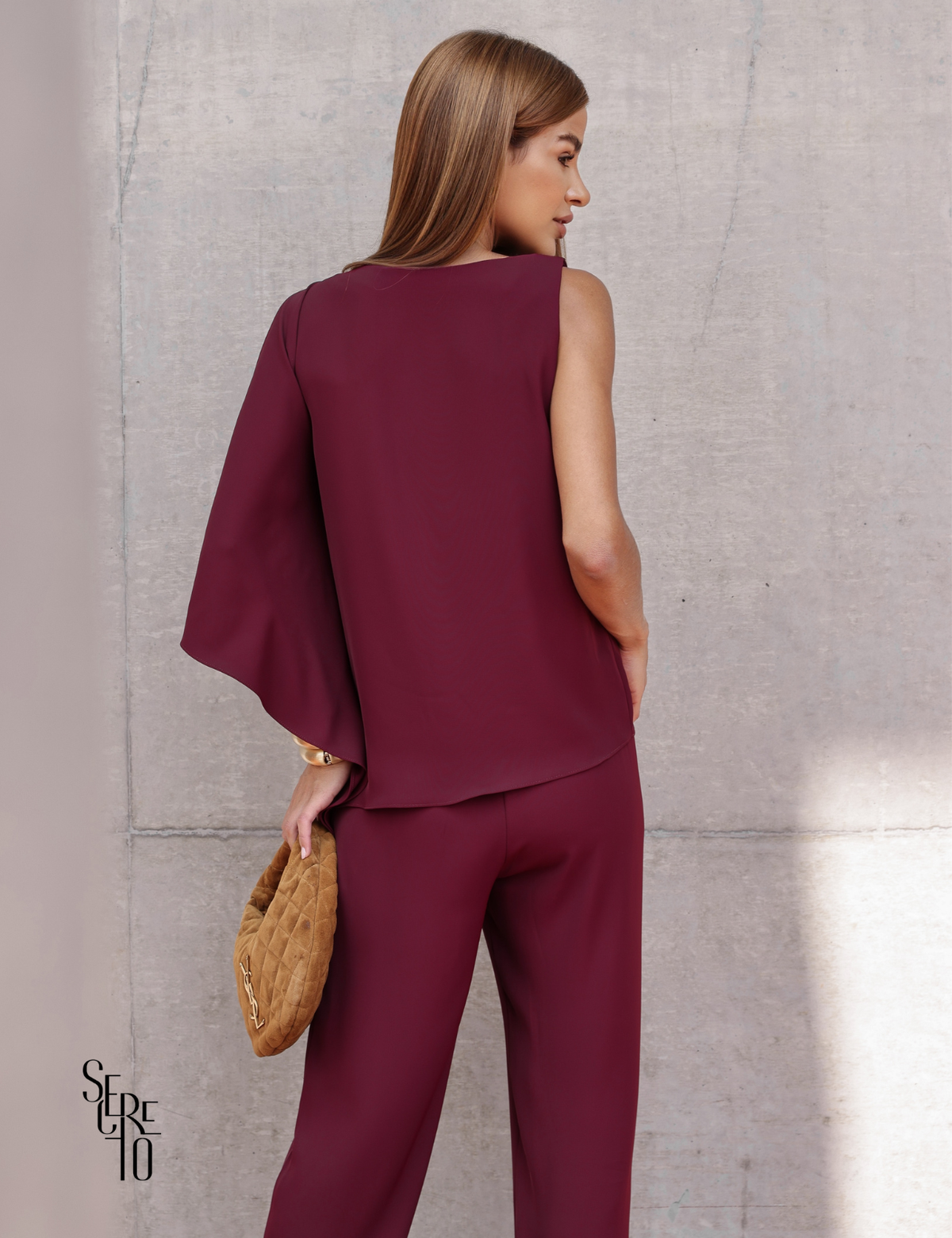 Conjunto Blusa e Calça Assimétrico Aile Vinho