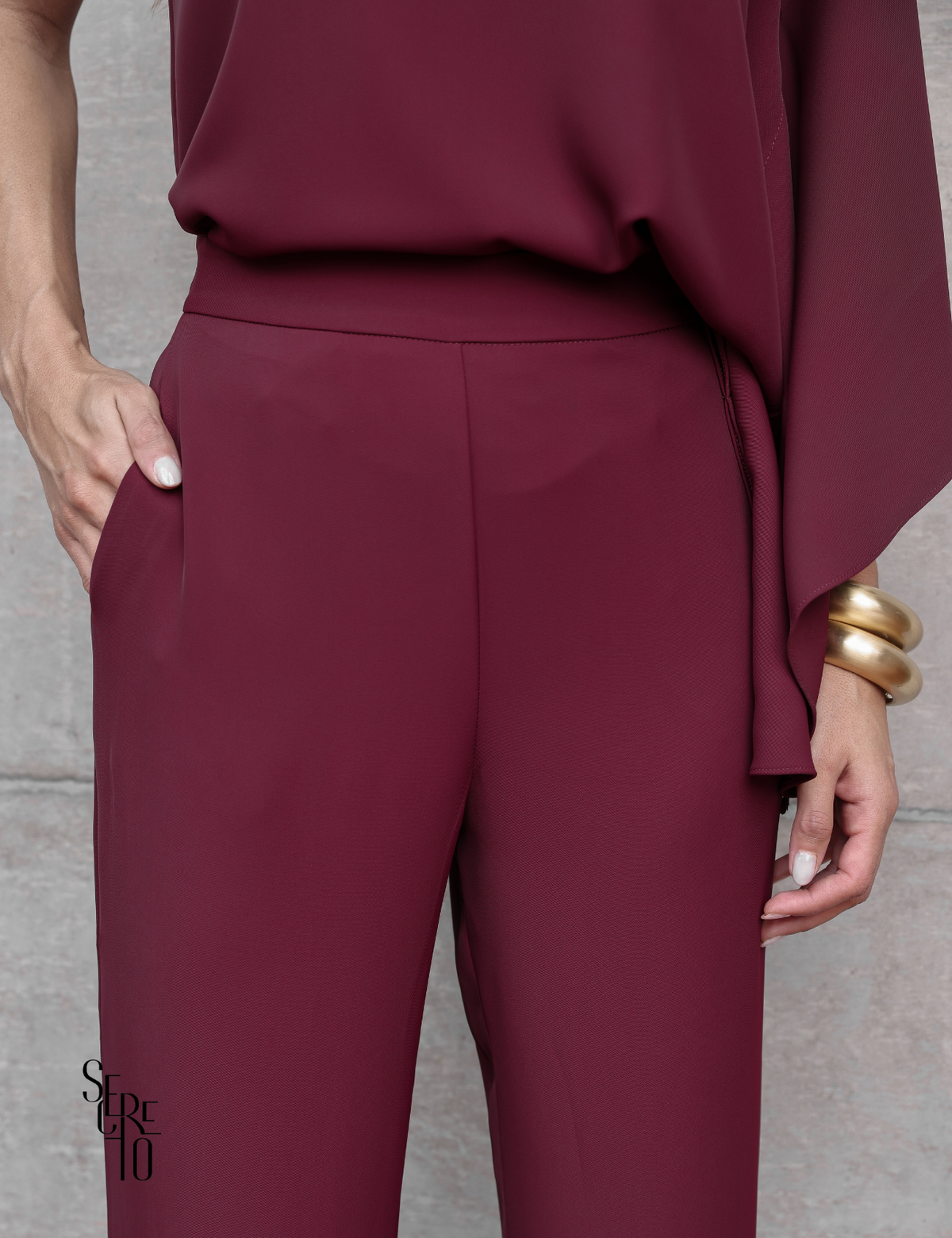Conjunto Blusa e Calça Assimétrico Aile Vinho