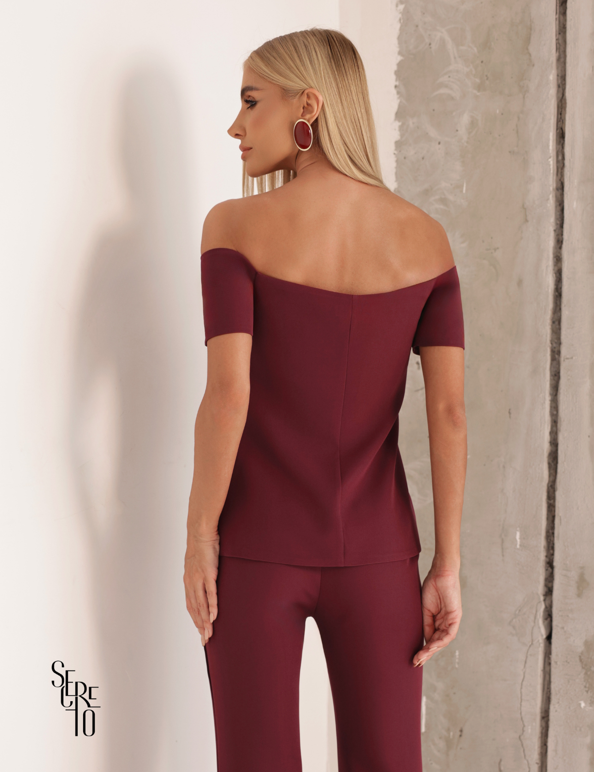 Conjunto Blusa Ombro e Calça Alfaiataria Anya Vinho