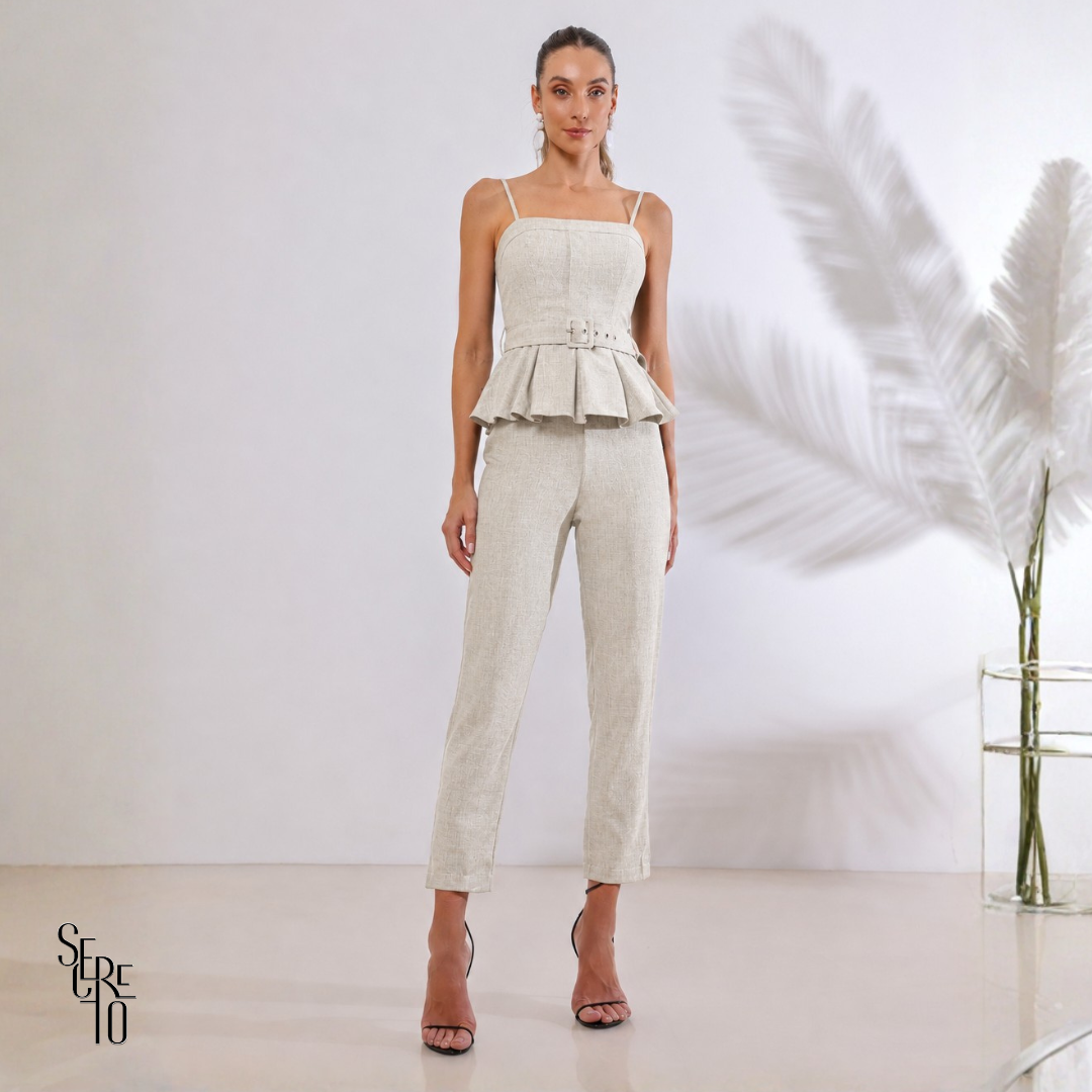 Macacão Peplum com Cinto Alice Areia