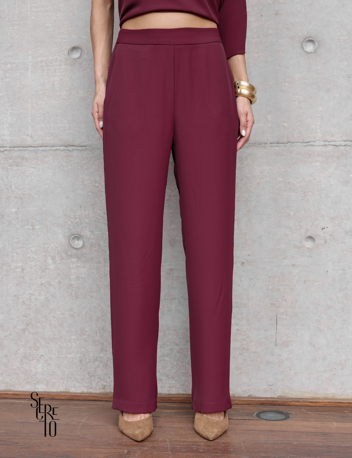 Conjunto Blusa e Calça Assimétrico Aile Vinho
