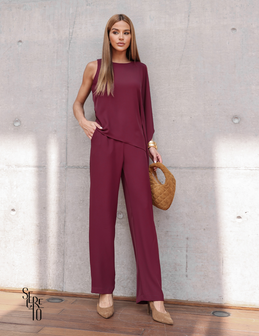 Conjunto Blusa e Calça Assimétrico Aile Vinho