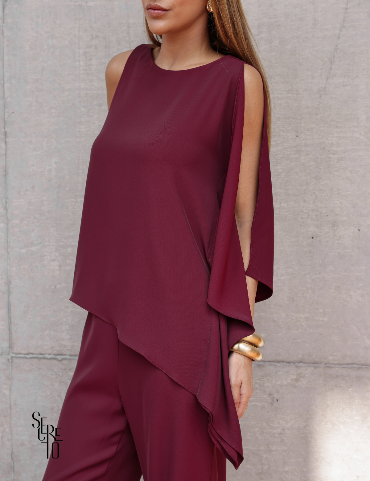 Conjunto Blusa e Calça Assimétrico Aile Vinho
