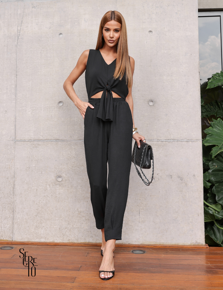 Macacão Amarração Frontal Helga Preto