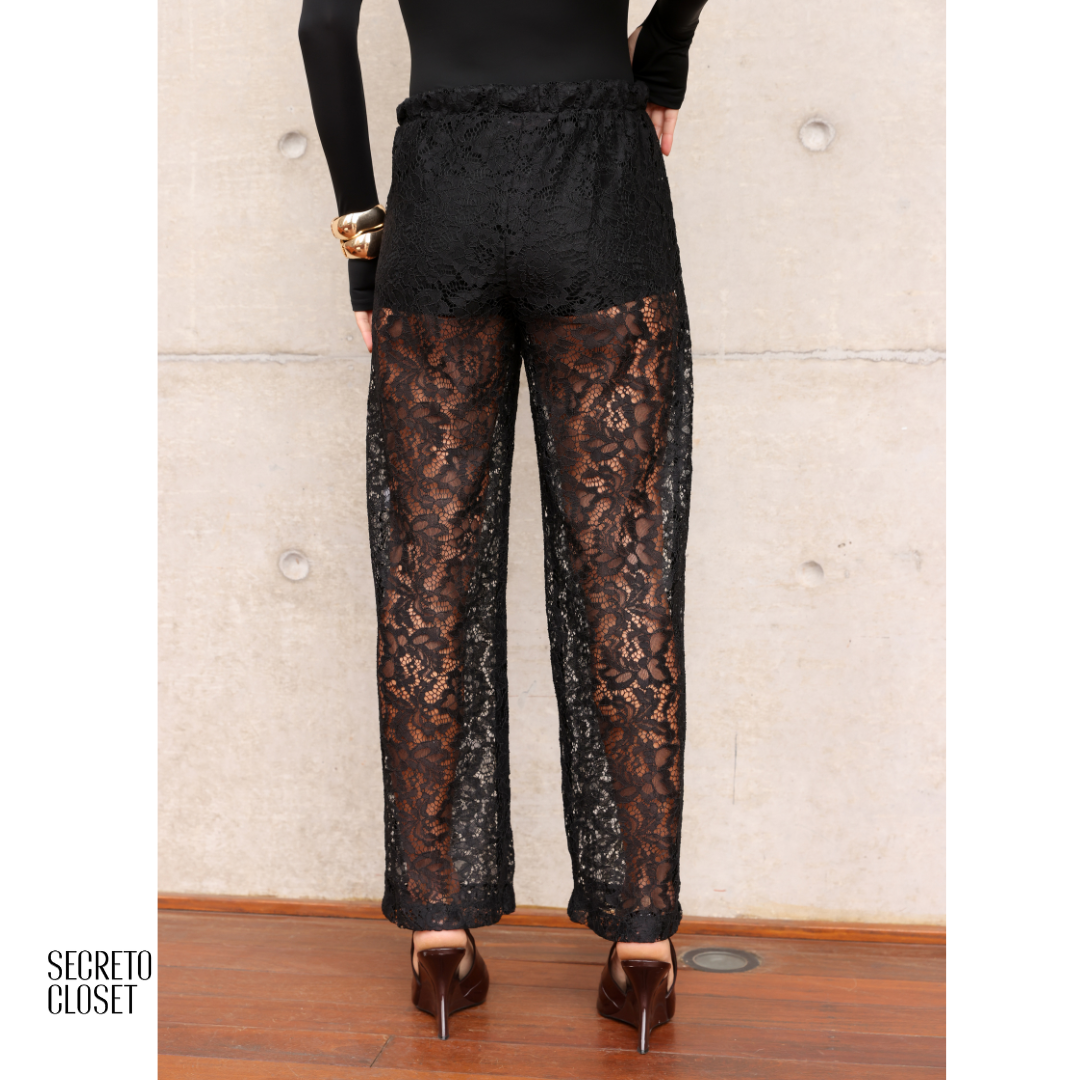 Calça Bordada Ruby Preto