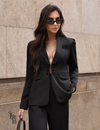 Blazer Alfaiataria Detalhe no Ombro Georgea Preto