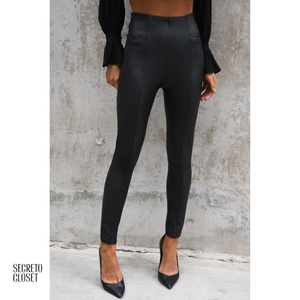 Calça Skinny Courino Louise Preto